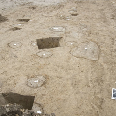 Pfosten- und Siedlungsgruben aus der Römischen Kaiserzeit auf dem Gelände des Gutes Erichshof in der Gemarkung Everloh